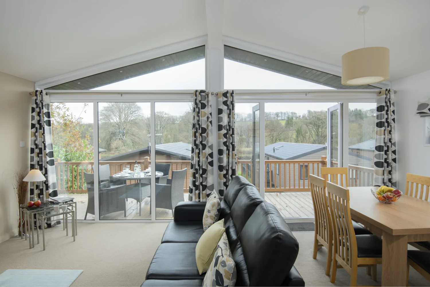 Lake Lodge 1 - Lounge