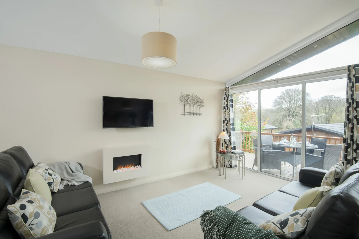 Lake Lodge 1 - Lounge