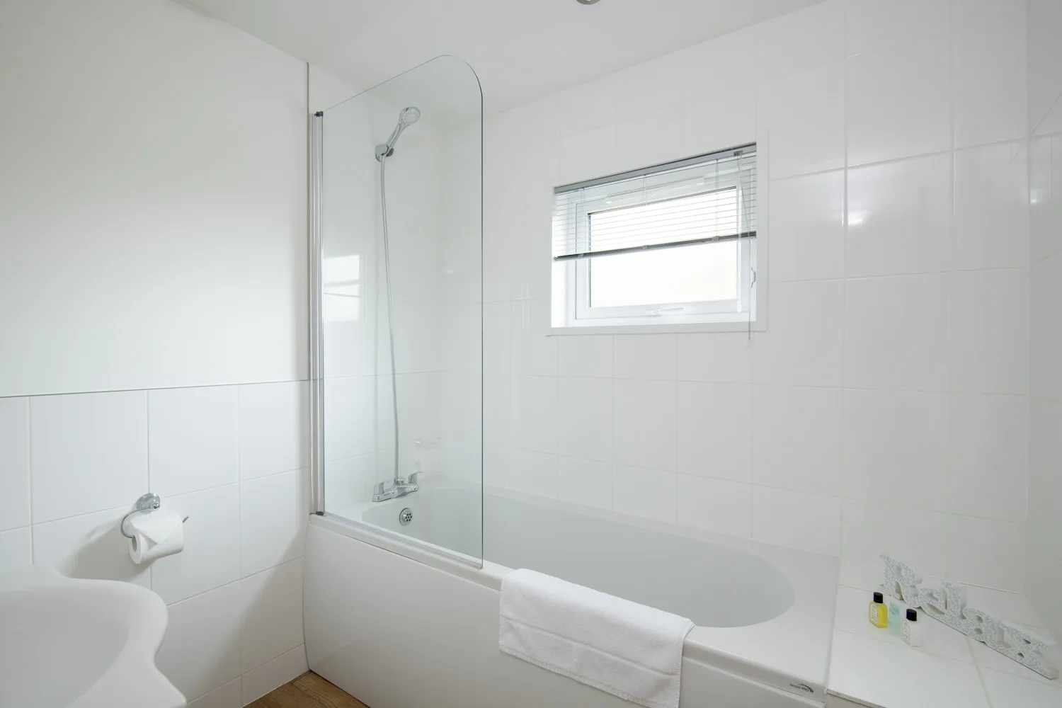 Lake Lodge 1 - Bathroom