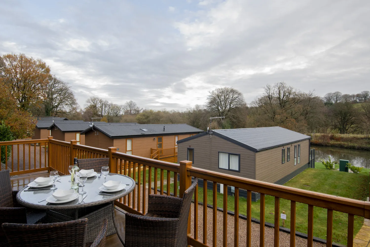 Dragonfly Lodge - Exterior