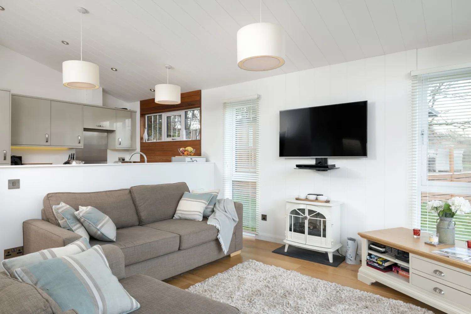 Waters Edge Lodge - Lounge