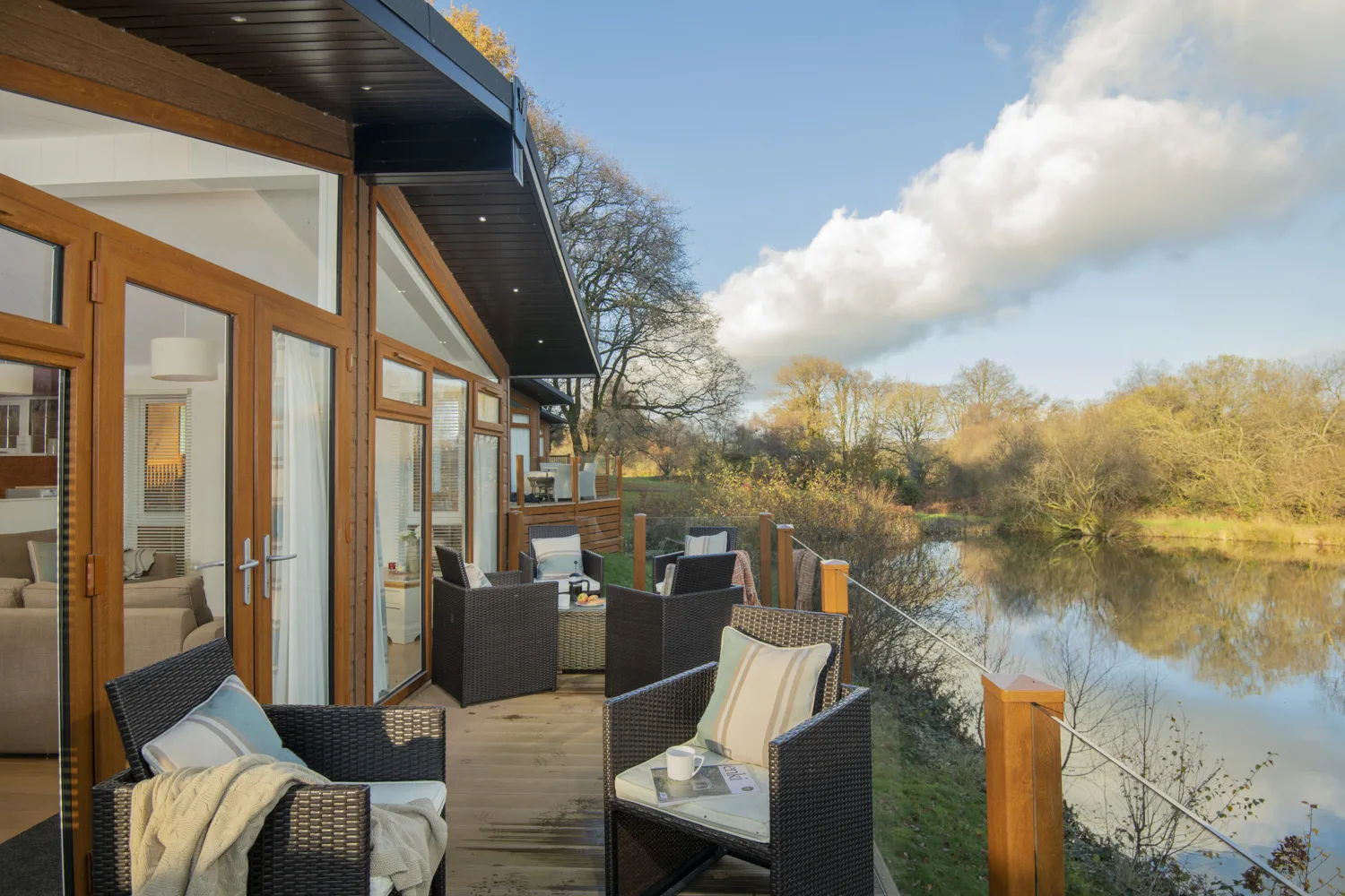 Waters Edge Lodge - Lakeview