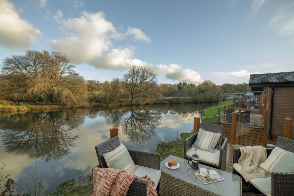 Waters Edge Lodge - Lakeview