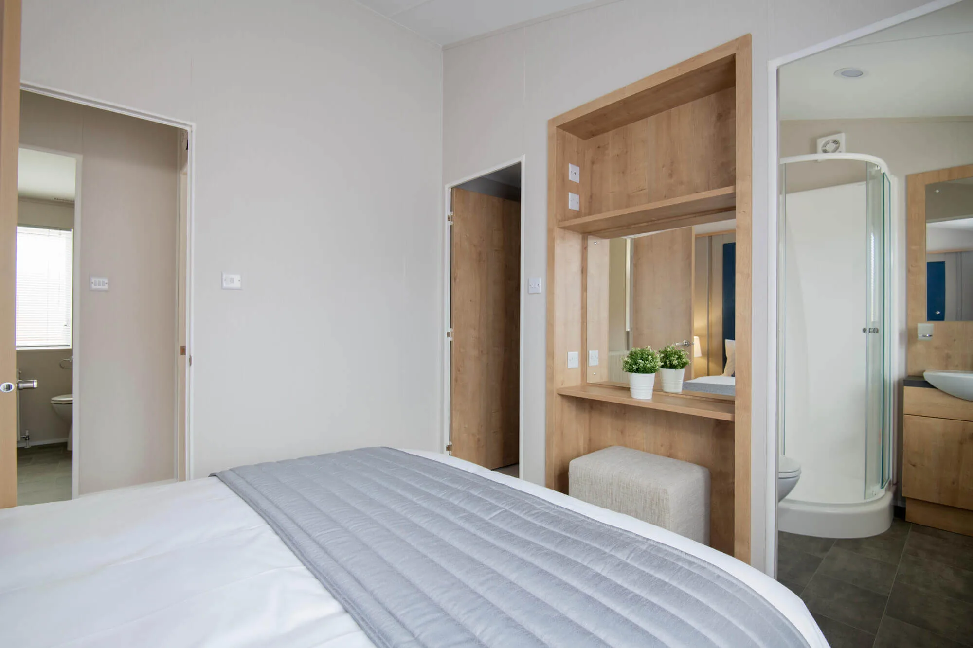 Master bedroom ensuite