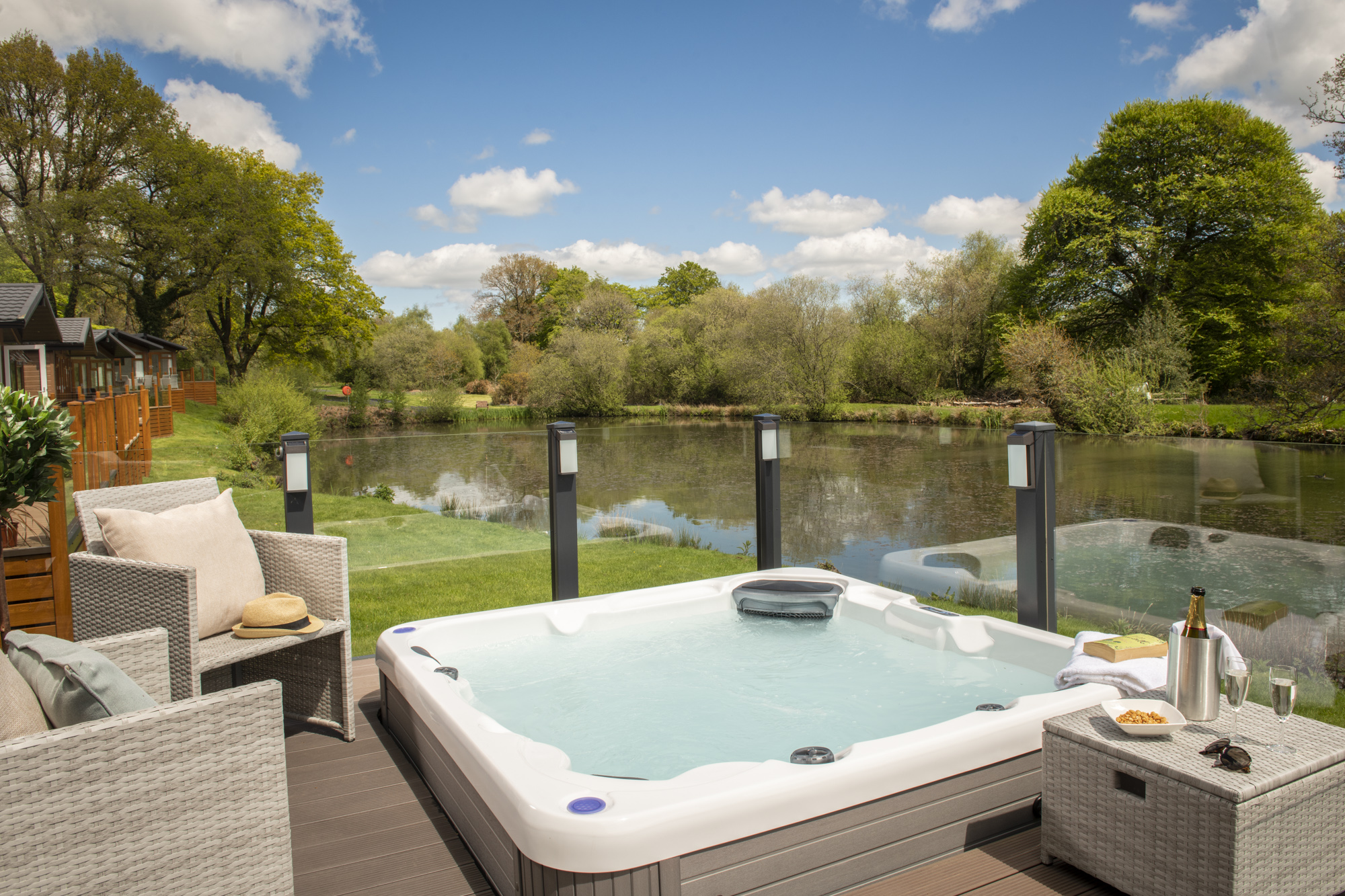 hot-tub-lodge-breaks-in-devon-hot-tub-holidays-lakeview-manor