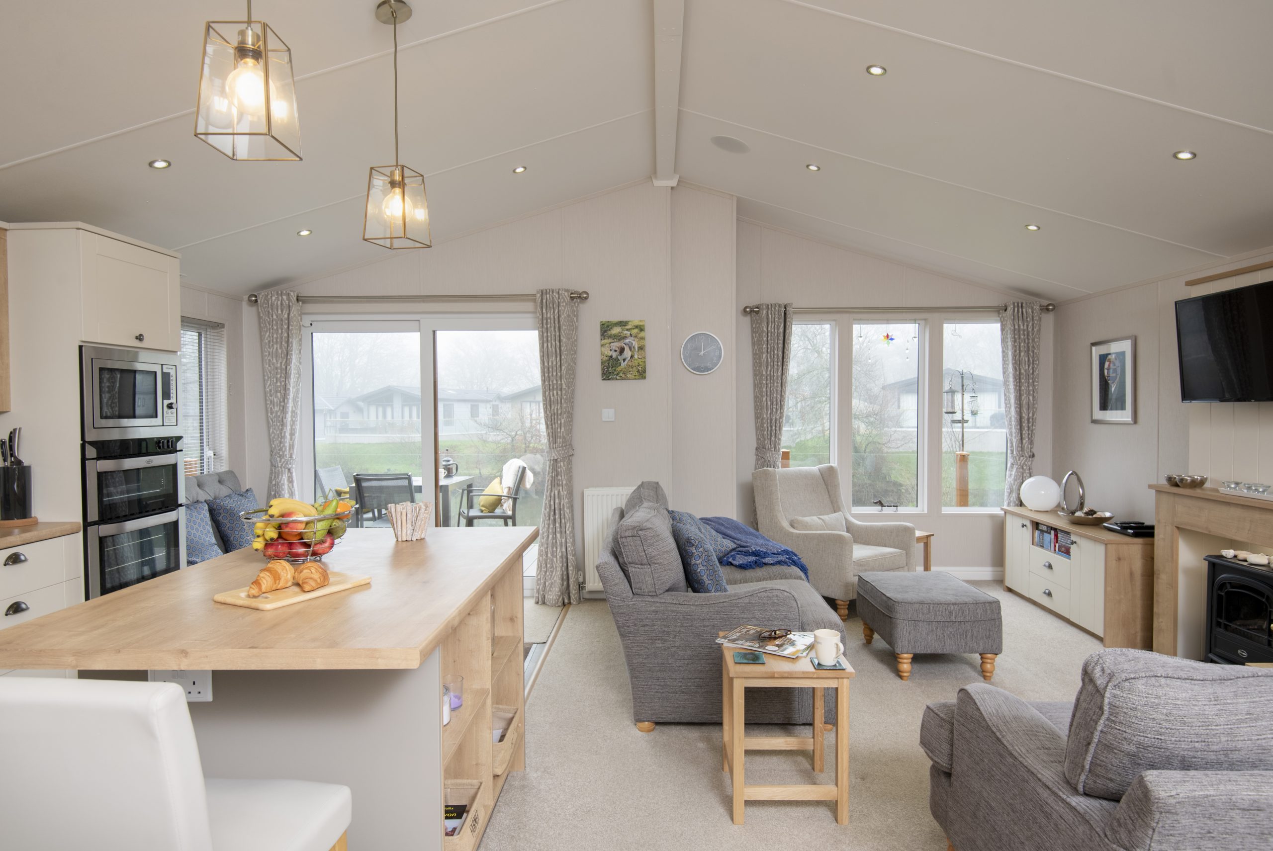 Lake Front Lodge Sleeps 6 Pet Friendly Lakeview Manor